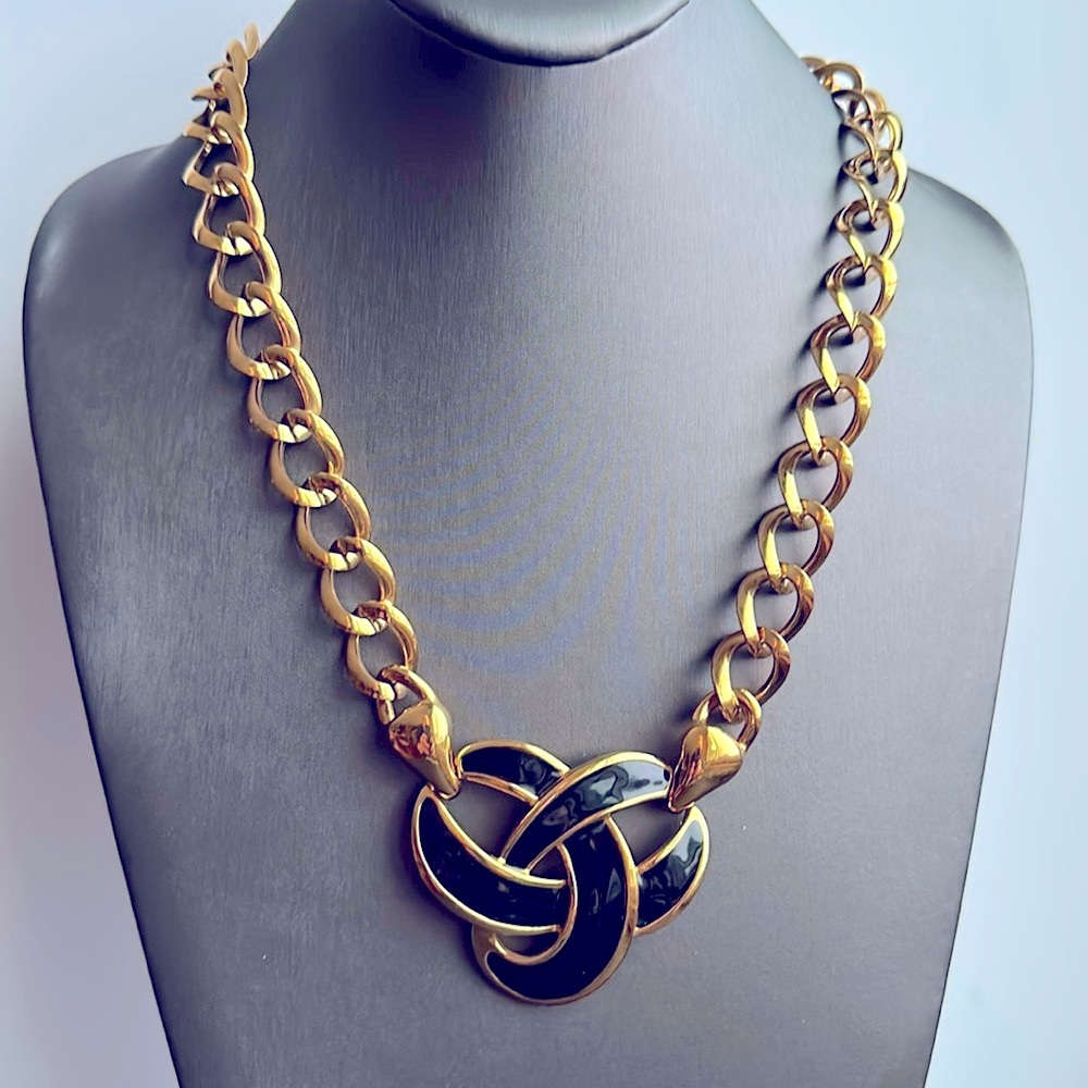 VTG Napier Chunky Gold Chain Link Statement Necklace w Black Enamel Knot EUC